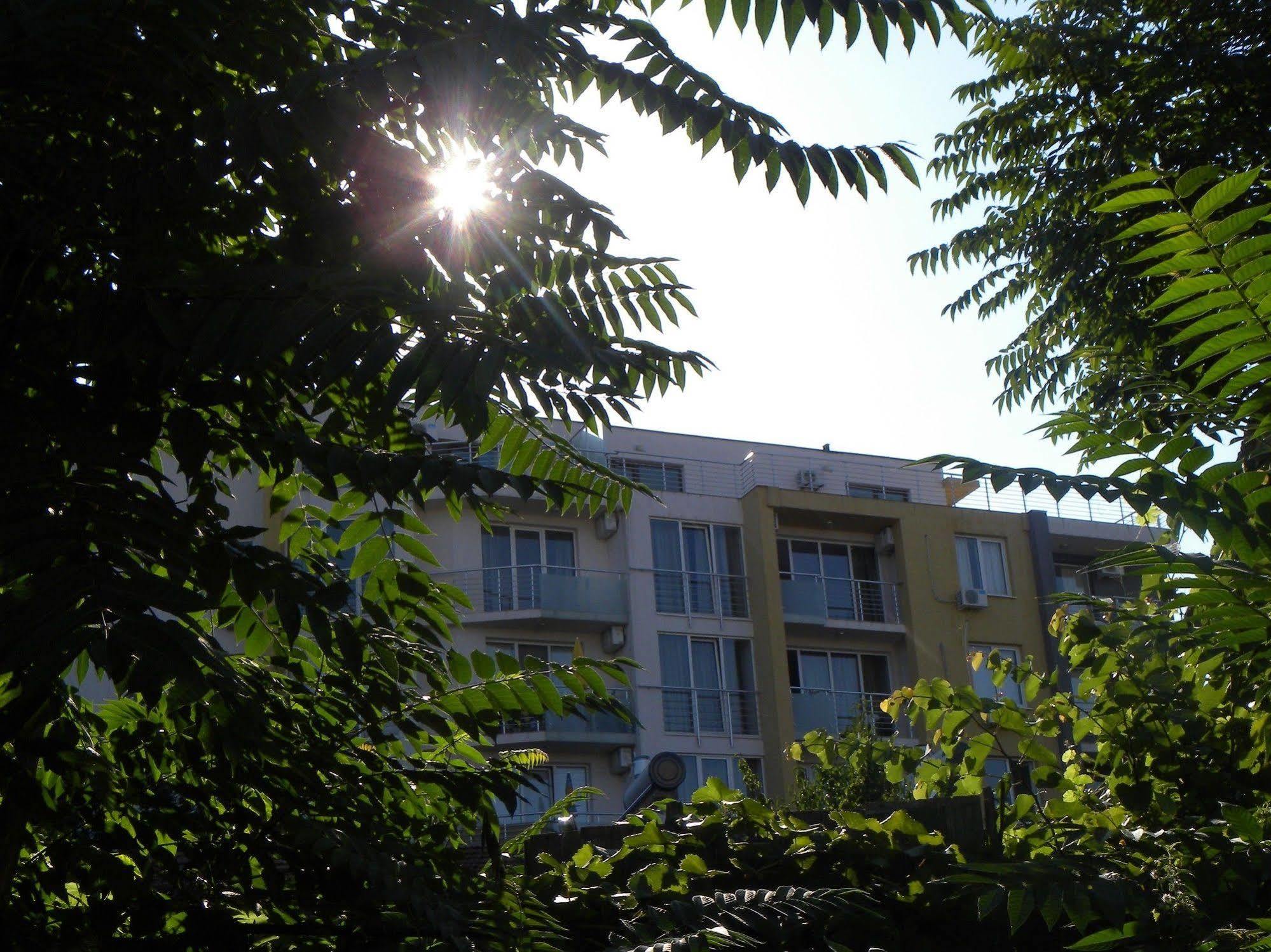 Apartcomplex New Tawn ออบซอร์ ภายนอก รูปภาพ